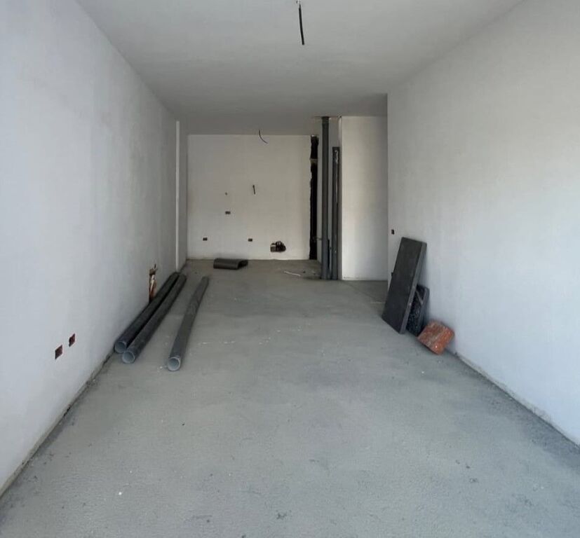 Shitet Apartament 2+1+2 – Komuna e Parisit | pranë KIKA 2