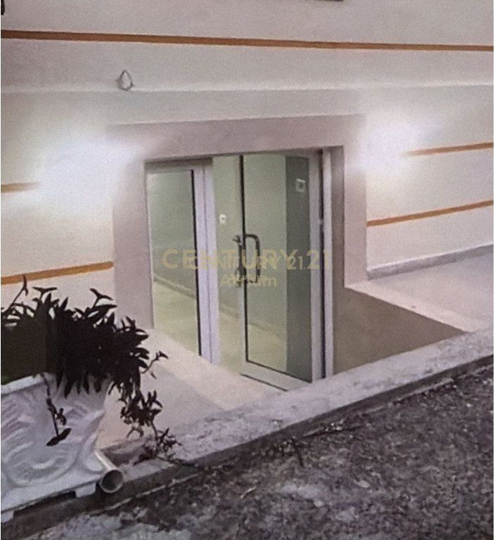 jepet me qera ambjent te ish Expozita 42