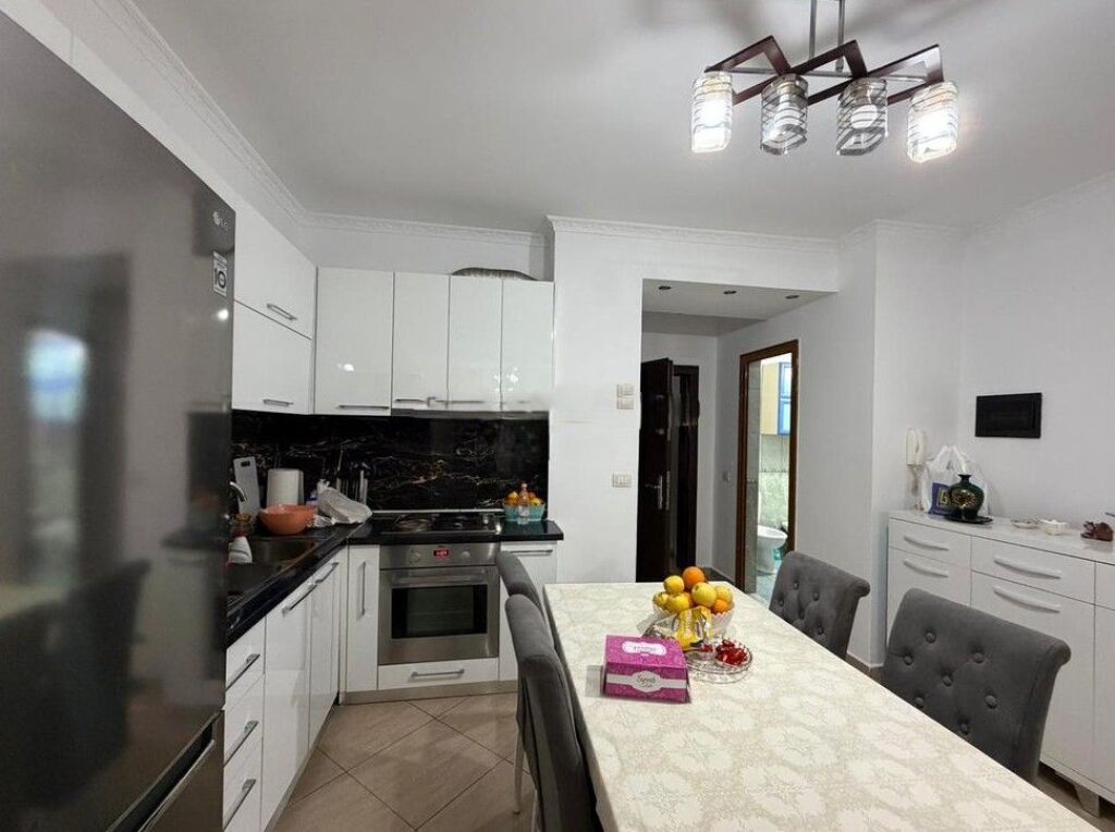 SHESIM APARTAMENT 3+1+2 PRANE RRETHRROTULLIMIT në Astir- 185,000.00€ | 116 m²