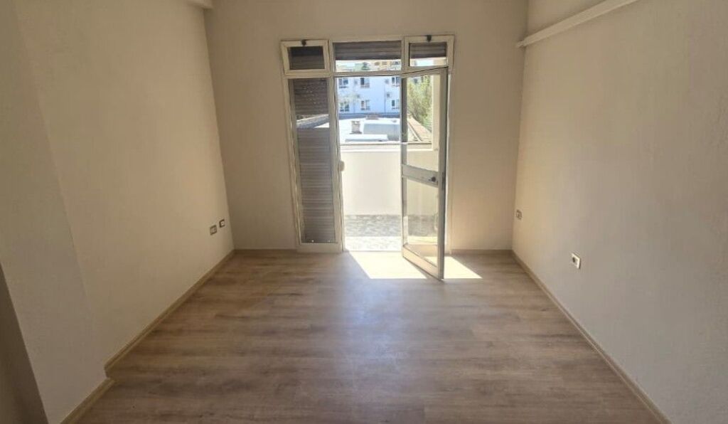 Apartament 2+1 Per Shitje Te 21 Djetori