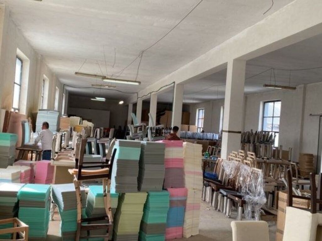 KAPANON ME QERA 540 M2 MISTO MAME 2.700 EURO FH-69421