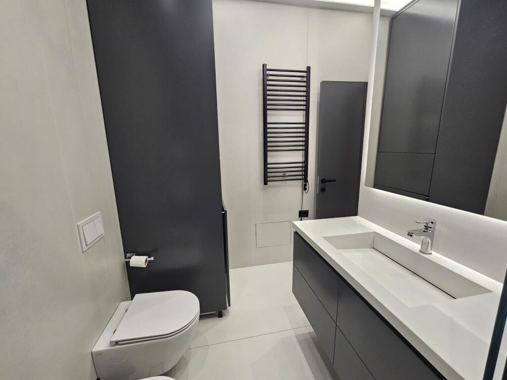 Apartament 1+1 per qera tek rruga e Kavajes!