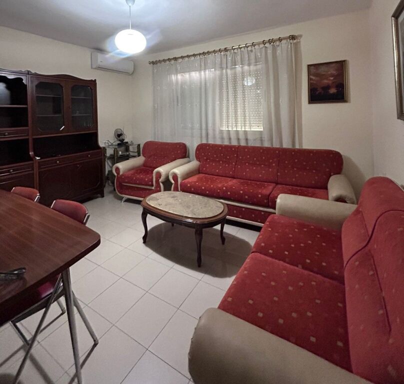 Apartament 2+1 me qira tek kryqezimi i 21 Dhjetorit