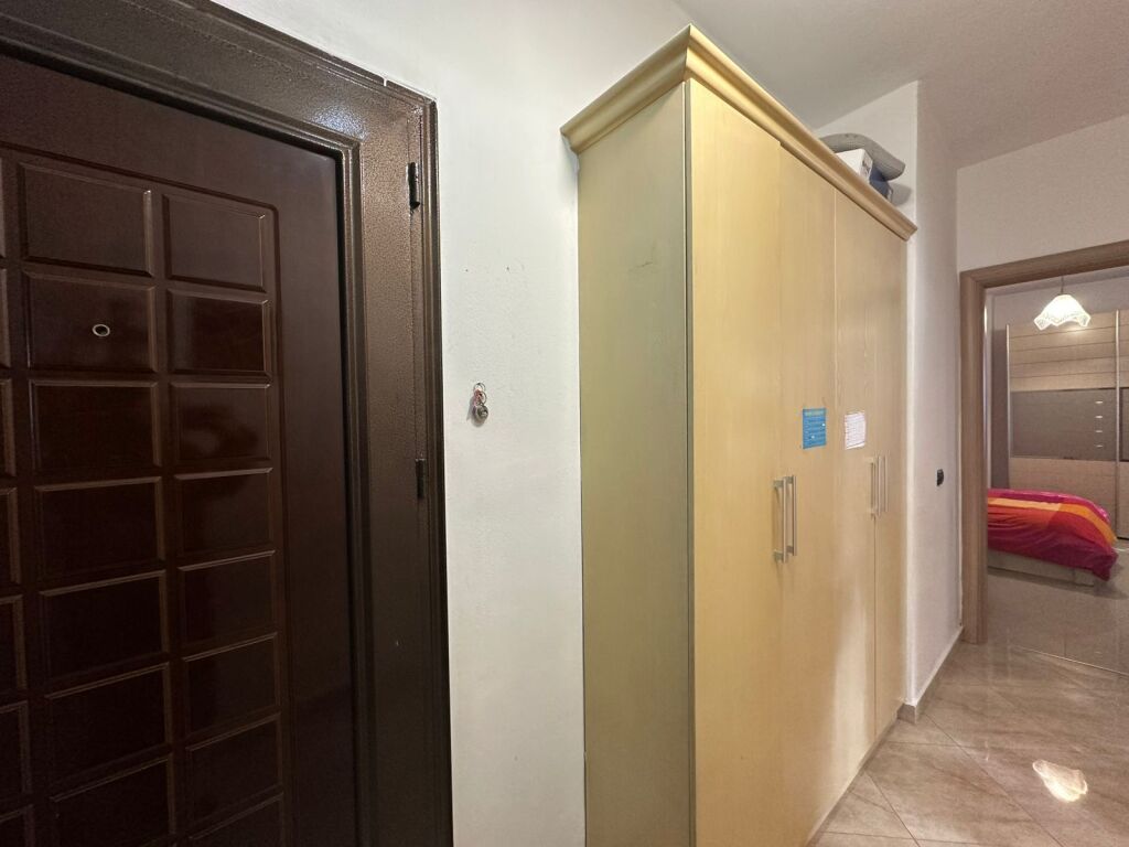 JEPET APARTAMENT 3+1 ME QERA PALLATET CABEJ 650EURO!