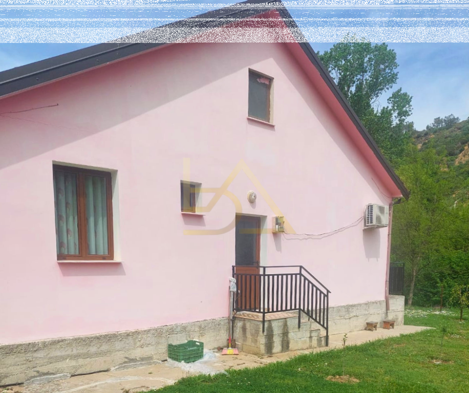 Casa privata in vendita – Vorë, Marikaj