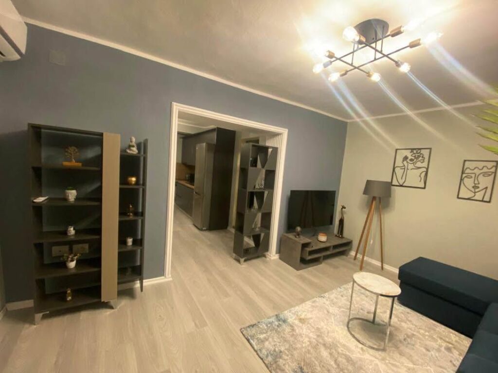 Apartament 1+1 me qera – Rruga e Durrësit