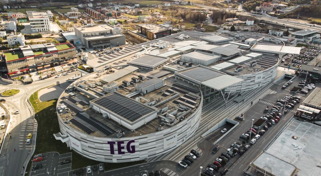 🏢Shitet Godine 4-Kateshe Multifunksionale ne TEG!