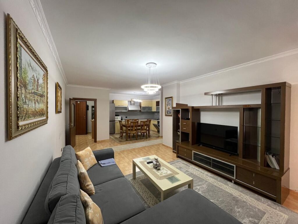 Qira, Apartament 2+1+2 tualete, ”Rruga e Kavajës”, Tiranë.