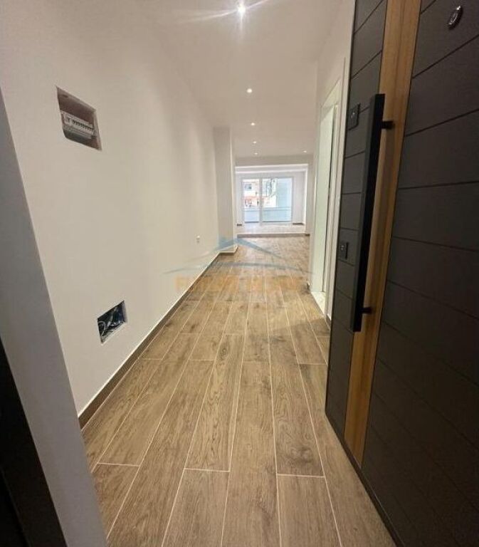 Shitje, Apartament 2+1+2, Stacioni i Trenit, Tirane.