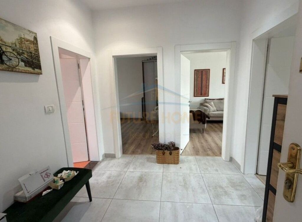 Qera, Apartament 2+1, Laprake
