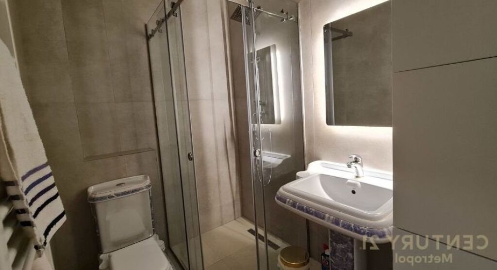 Appartamento in affitto 1+1 presso il Comune di Parigi