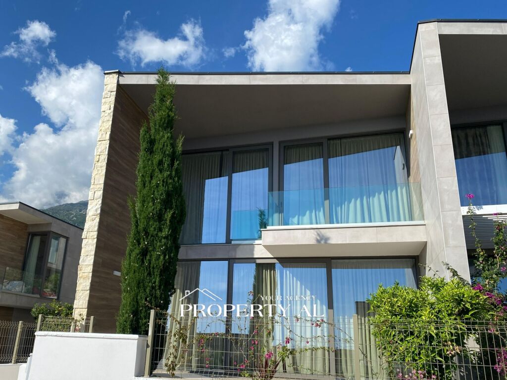 Vile ne shitje ne Dhermi