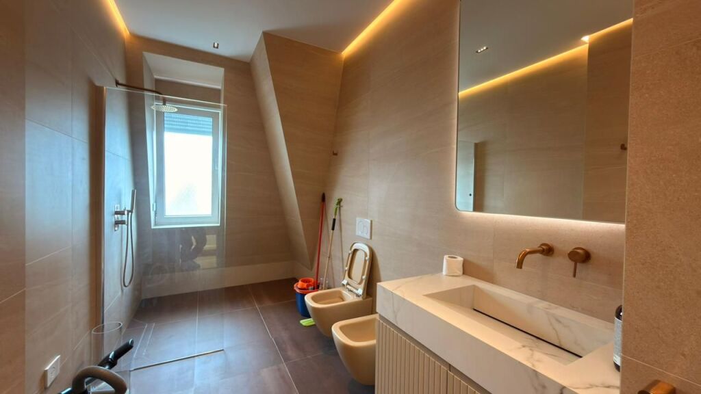 Appartamento di Lusso 2+1+ Posto Auto in TEG