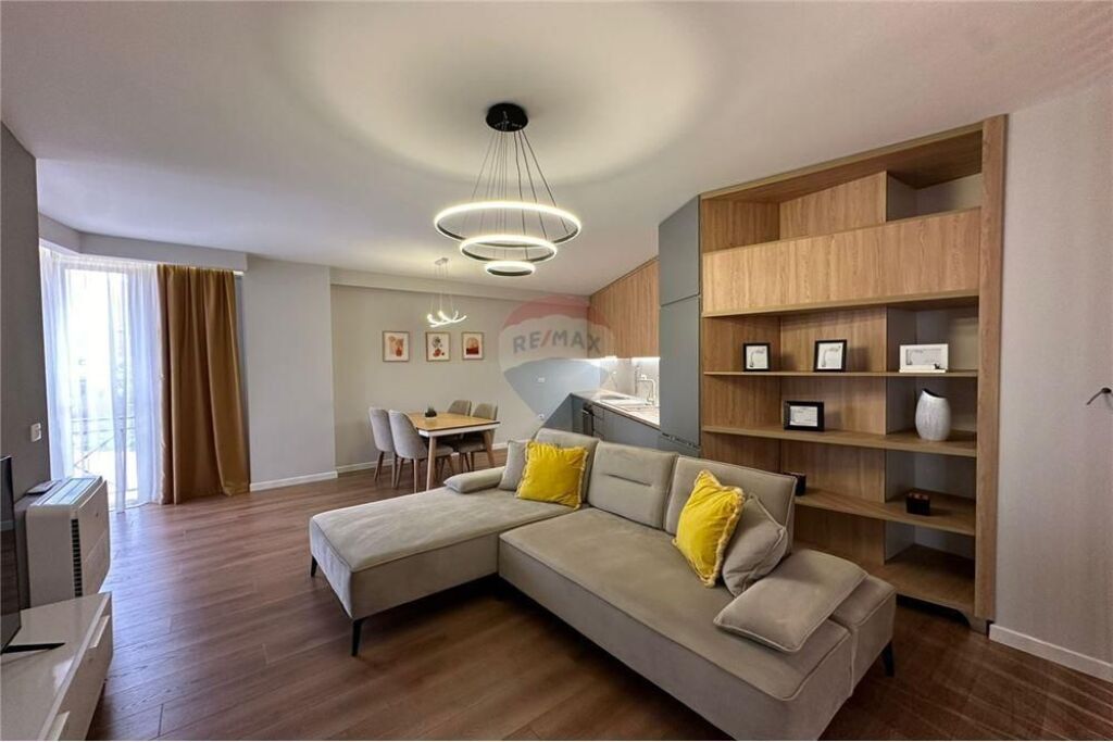 Apartament - Për Qira - Rruga e Barrikadave, Tiranë