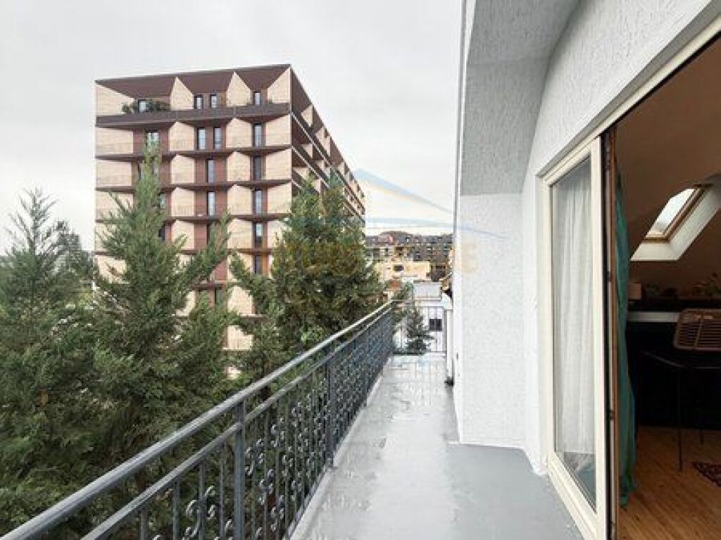 Shitet Apartament 2+1+2 , Komuna e Parisit