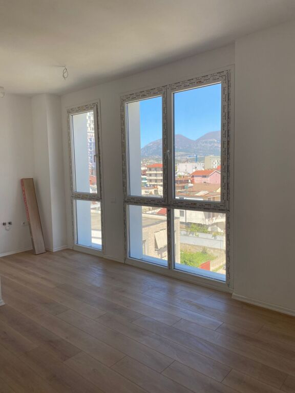 Rent | Ambjent Biznesi | Rruga Jordan Misja | 600 €/month