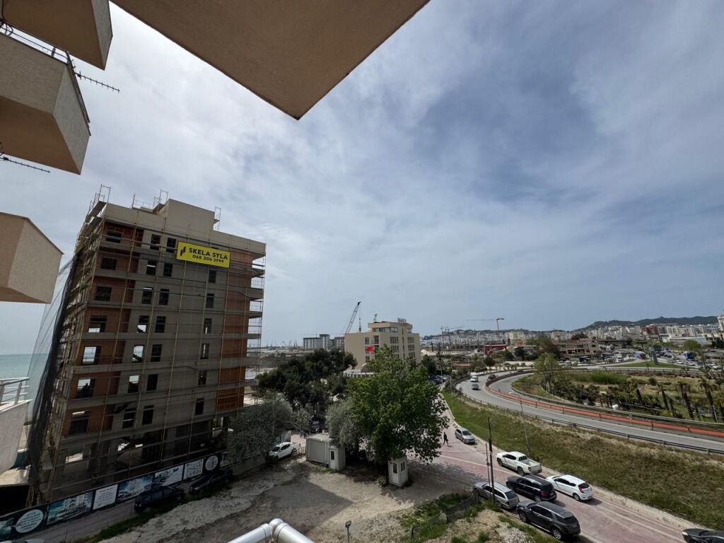 Jepet apartament me qera 2+1