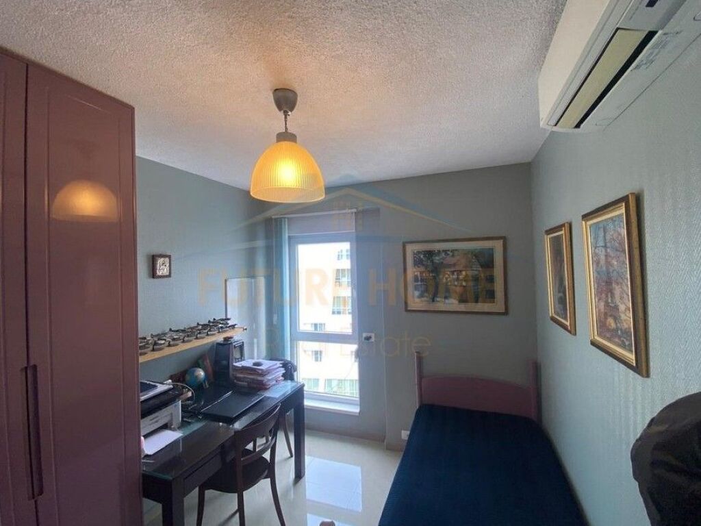 Shitet, Apartament 3+1, Kompleksi "Kontakt", 21 Dhjetori