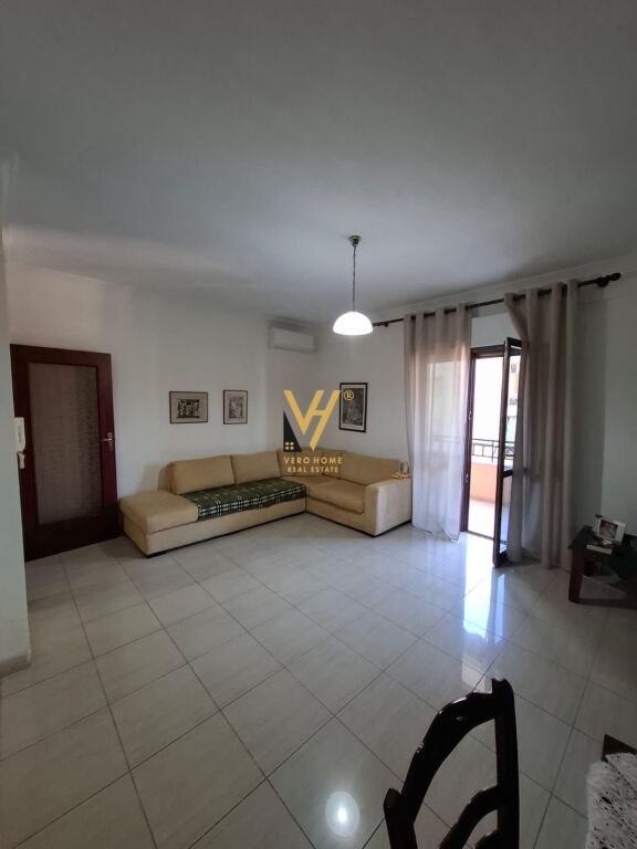 AFFITTASI APPARTAMENTO 1+1+BLK PRESSO IL COMUNE DI PARIGI 55.000 LEKE