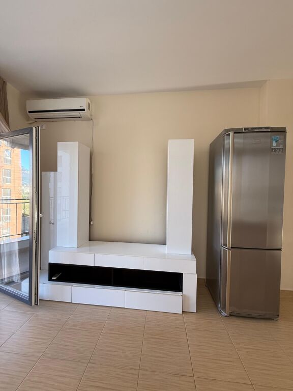 🏠Appartamento 2+1+2+balcone in affitto 📍Nuovo Boulevard, Residenza Avid 🏷️Prezzo: 60.000 Leke/Mese 