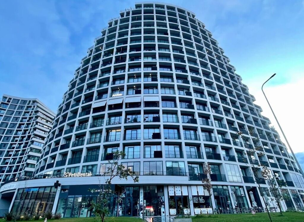 🌇AFFITTASI – Locale Commerciale presso Lake View Residence