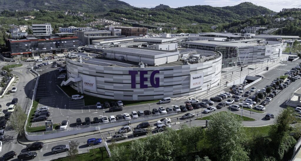 🏢Shitet Godine 4-Kateshe Multifunksionale ne TEG!