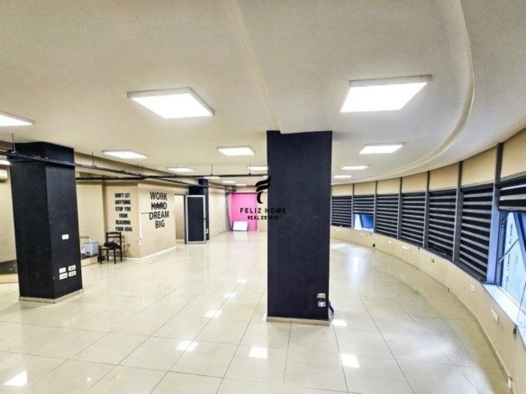 ZYRE ME QERA 300 M2 RRUGA E DIBRES 280.000 LEKE FH-69505