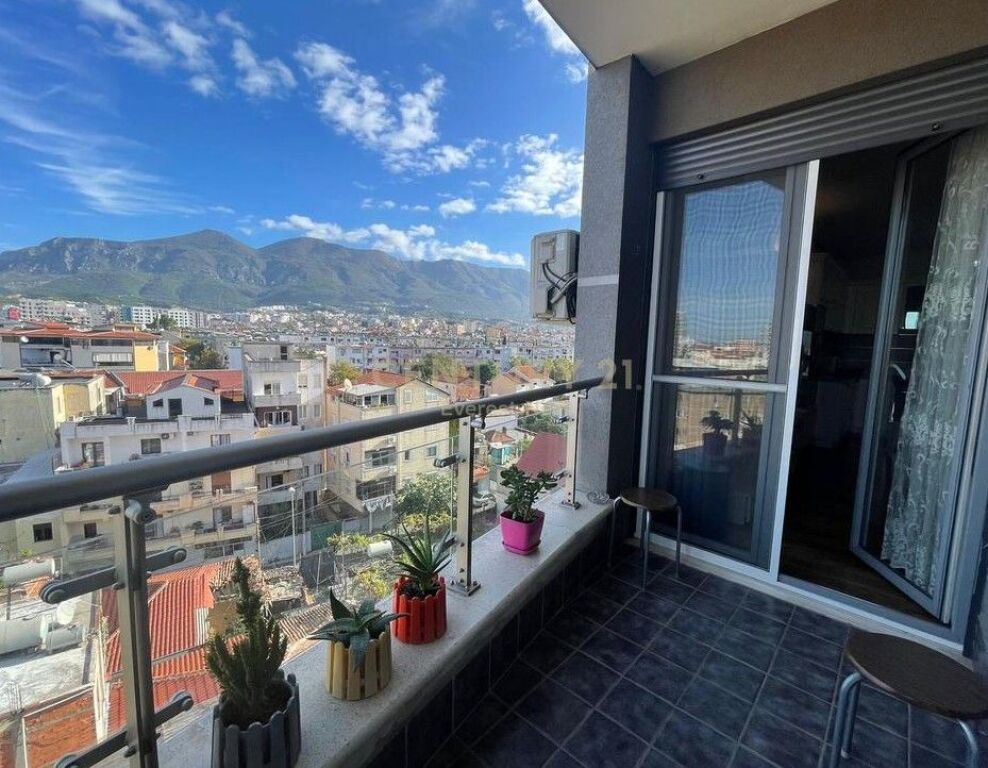 Shitet Apartament 2+1+2 ne Xhamllik