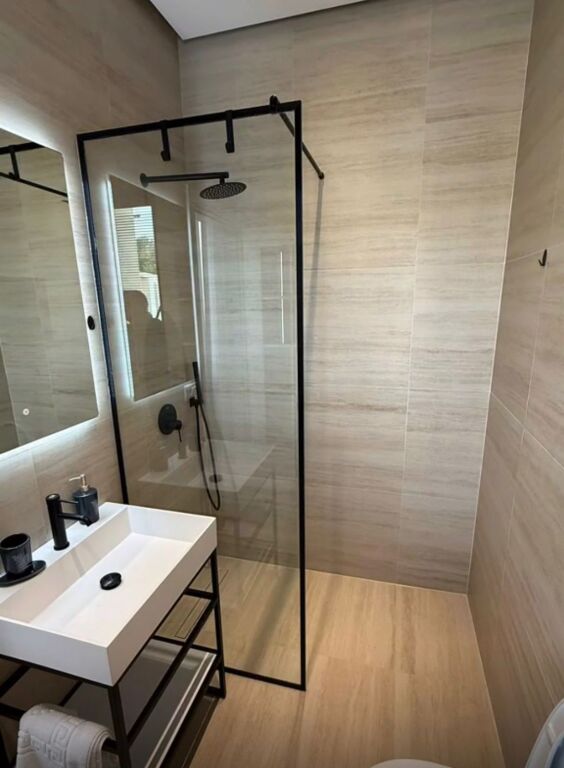 SHITET VILE 2 KATESHE PRANE PISHAVE QERRET, GOLEM