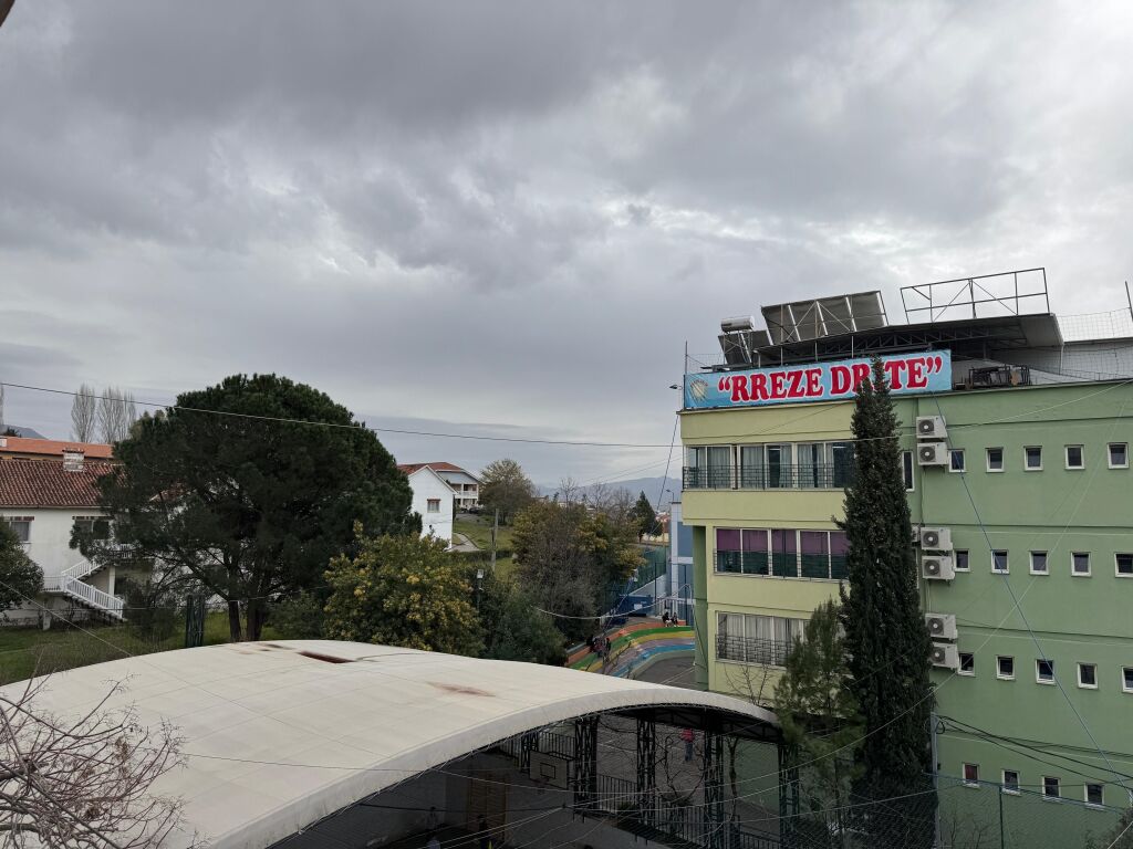 Jepet me qira 2+1+2 SAUK I RI 500 mije leke