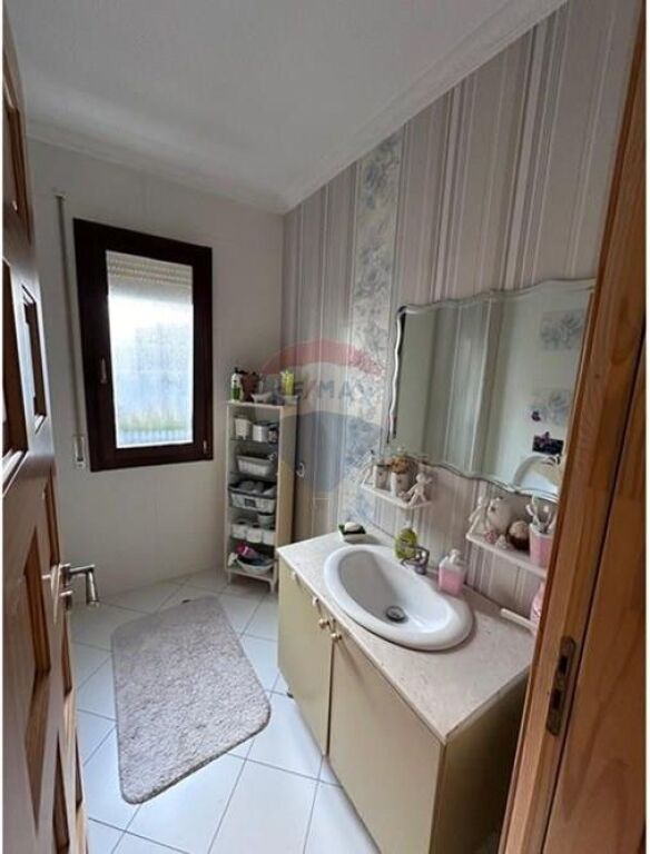Shitet Apartament 2+1+2 te Kopeshti Botanik