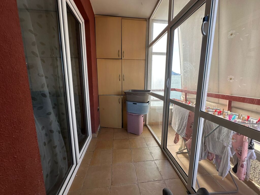 JEPET APARTAMENT 3+1 ME QERA PALLATET CABEJ 650EURO!
