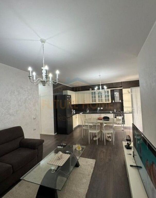 Qera, Apartament 2+1+2+ Post parkimi , Fresk