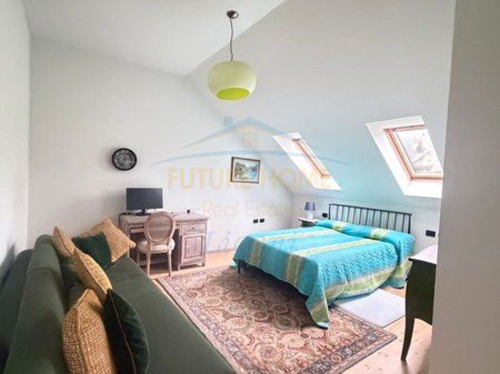 Shitet Apartament 2+1+2 , Komuna e Parisit