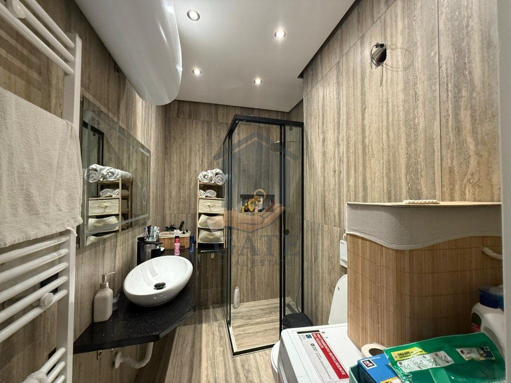 Shitet apartament 2+1 me 2 tualete pranë Hotel Antalya