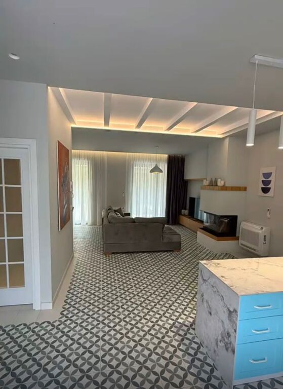 SHITET VILE 2 KATESHE PRANE PISHAVE QERRET, GOLEM