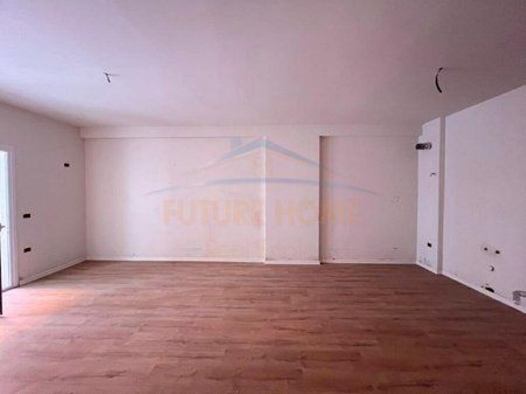 Shitet, Apartament 1+1, Yzberisht