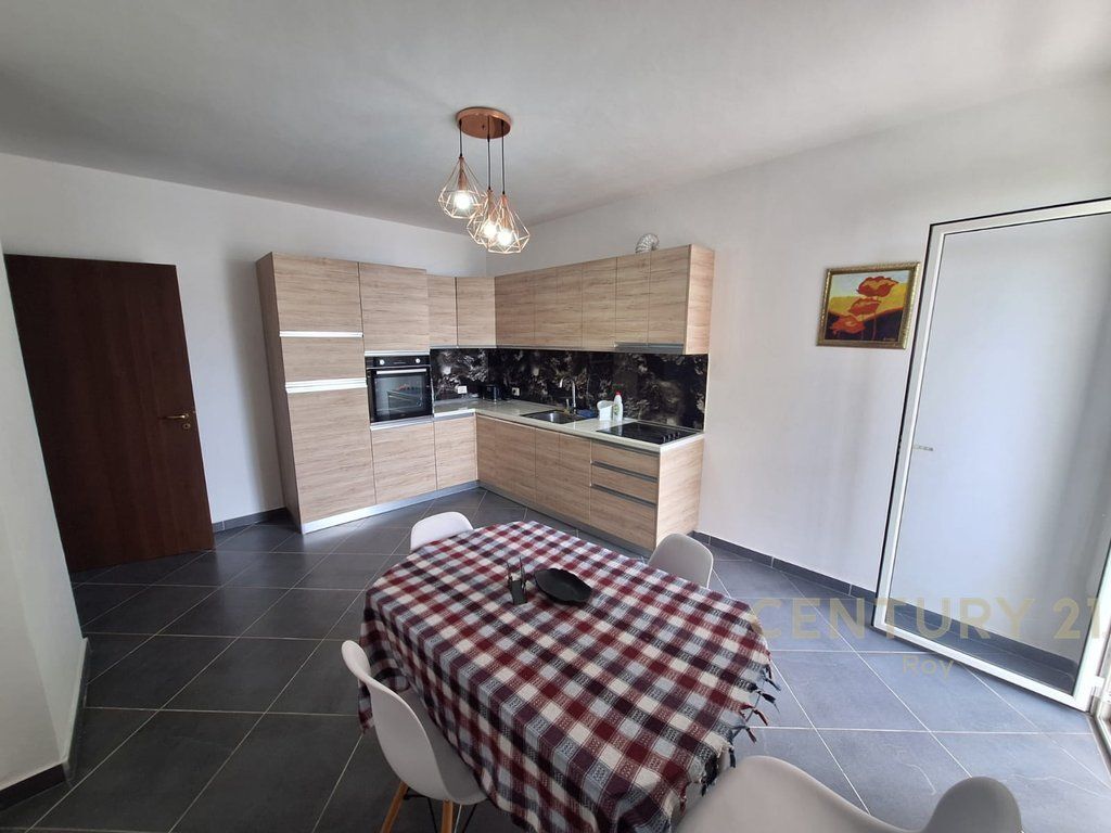 Apartment with Sea View 2+1+3 For Rent on the Beach, Durrës – 780€ | 130 m²