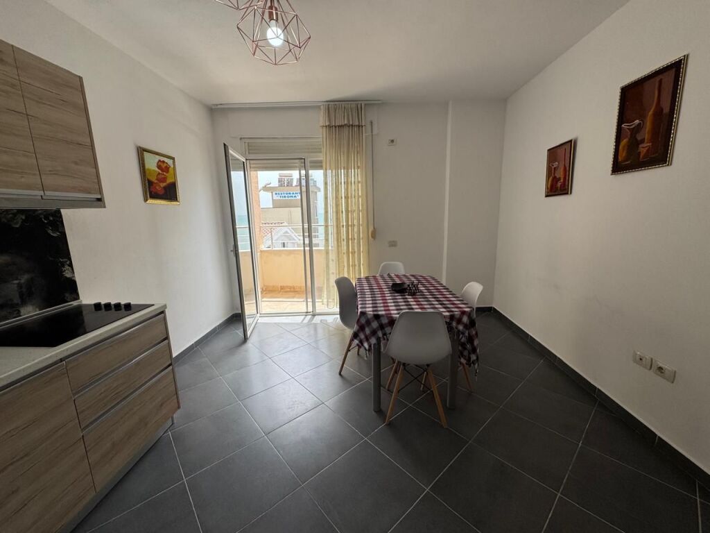 Jepet apartament me qera 2+1