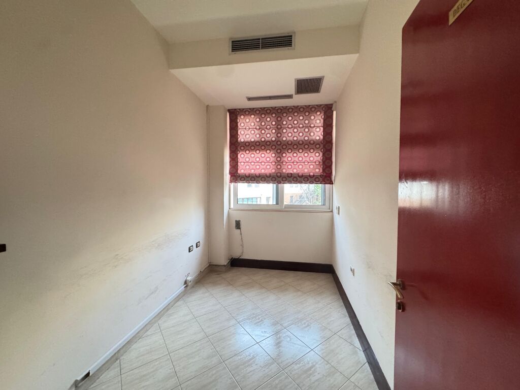 🏢 SHITET Njesi Biznesi  📍 Mine Peza, prane Prokurorise 🔹Sip.137 m² 💰 Çmimi: 270.000 €