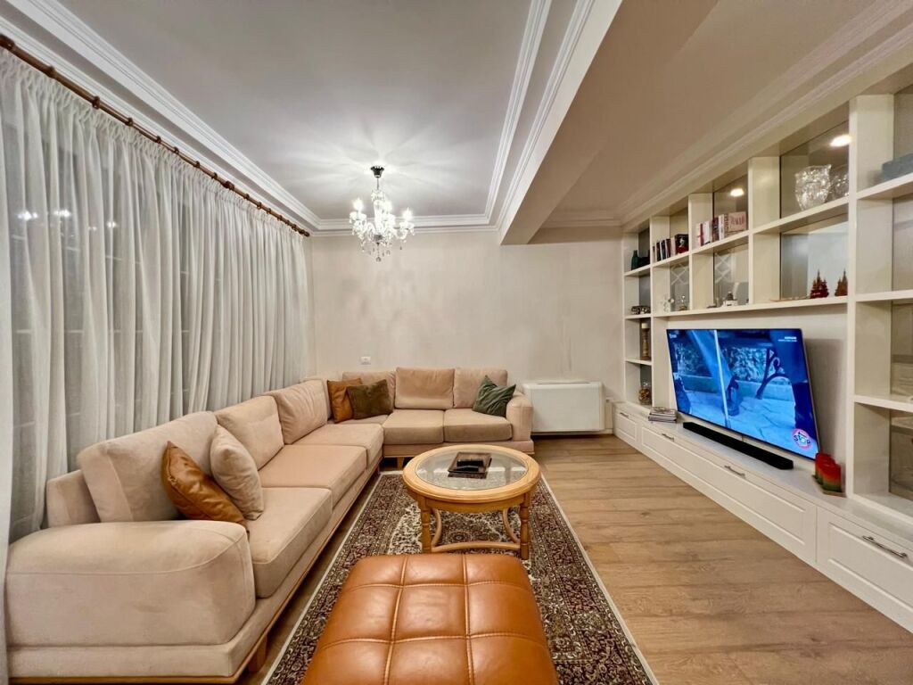 Affitto, Appartamento 2+1, Don Bosco, Tirana - 1000€ | 130 m²