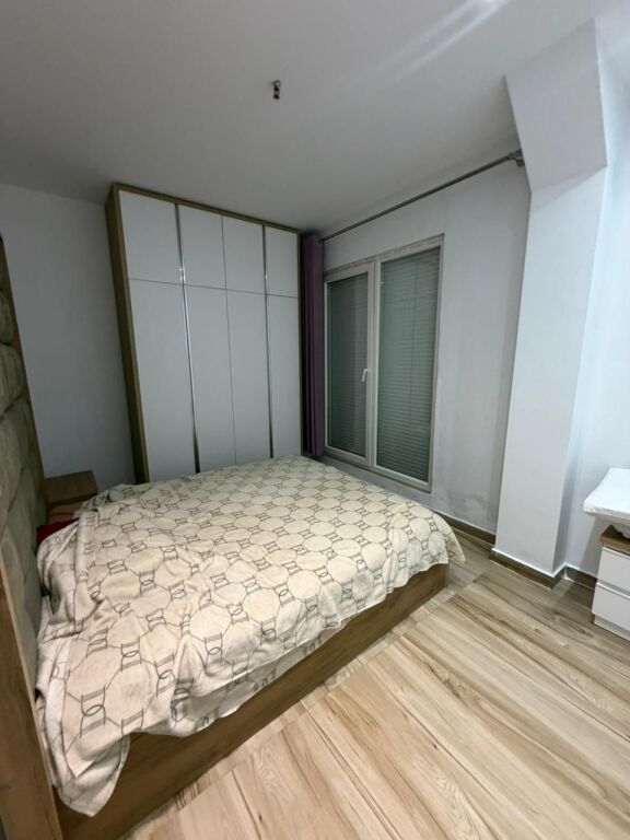📣 SHITET Apartament 1+1 📍 Prane Liqenit Te Thate 🛣️ Rruga "Eduard Mano" ✨💶 Cmimi 80.000 Euro (i Pa Diskutueshem)