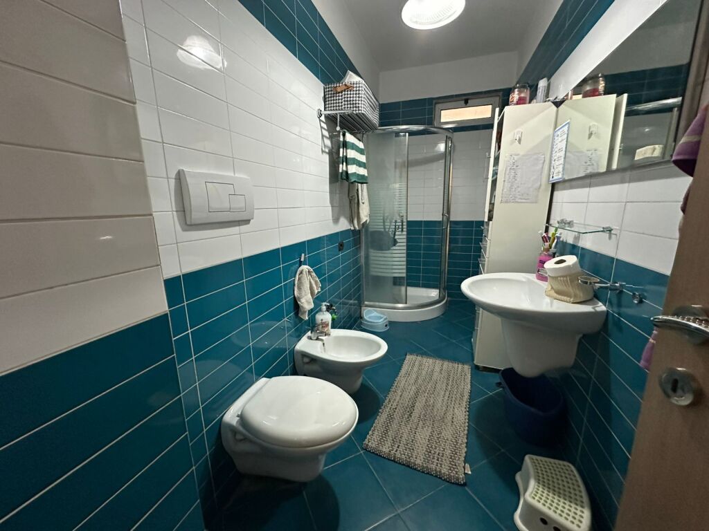 JEPET APARTAMENT 3+1 ME QERA PALLATET CABEJ 650EURO!