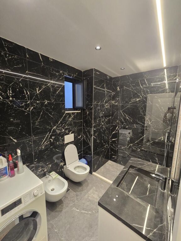 Super Apartament 2+1+2 + Garderobë për Shitie, Porcelan-Investim Elitar 2025