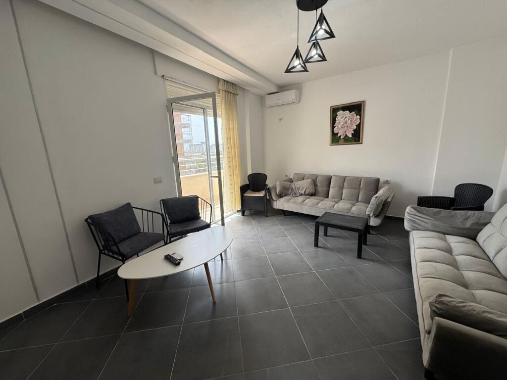 Jepet apartament me qera 2+1