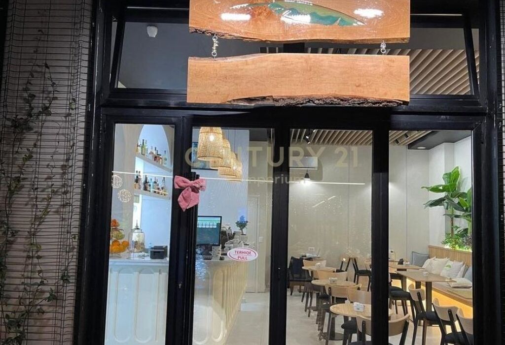 Lokal me qira, Rruga e Barrikadave