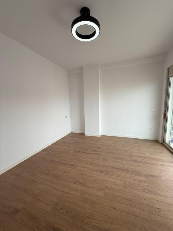 Shitet apartament 2+1 te ish-fondacioni Eleonore,prane kodres 1