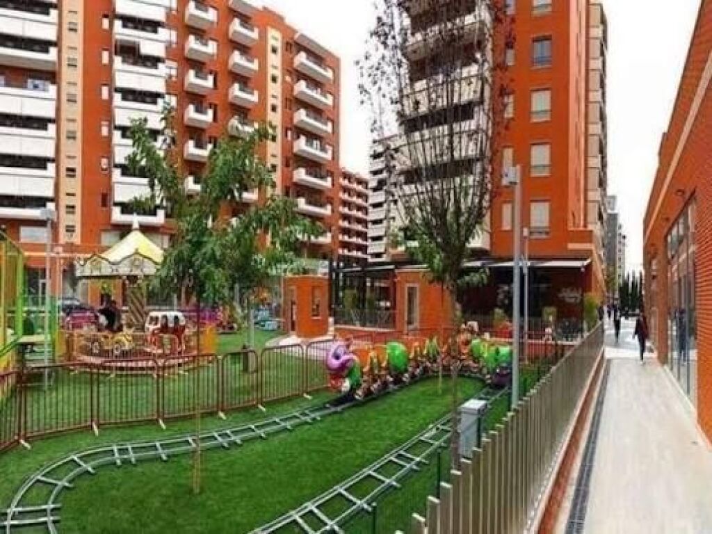 Shop in the Delijorgji Complex