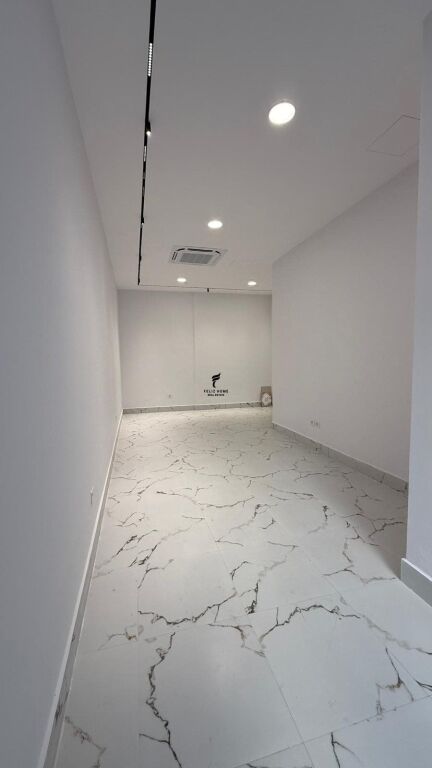 SHITET DYQAN 38.4 M2 RRUGA E DURRESIT 195.000 EURO FH-69531