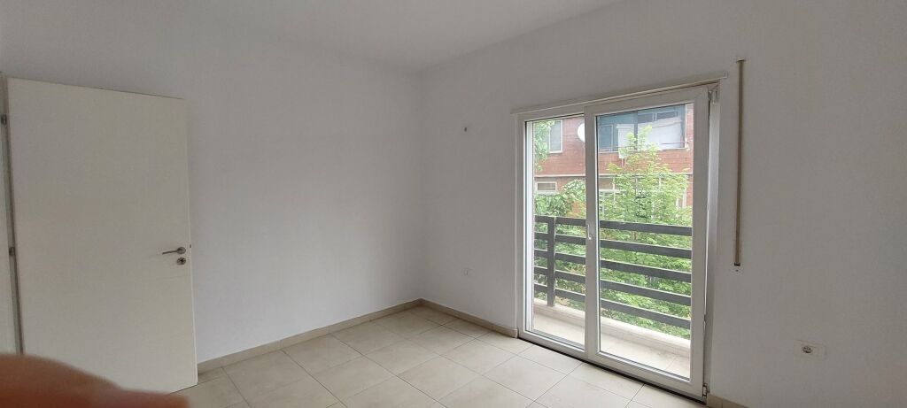 Shitet apartament 2+1+2 te Selvia